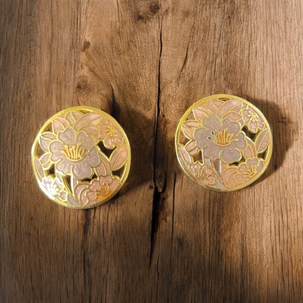 Vintage 1970's Soft Pink
Cloisonne Floral Enamel Gold
Tone Push Back Earrings